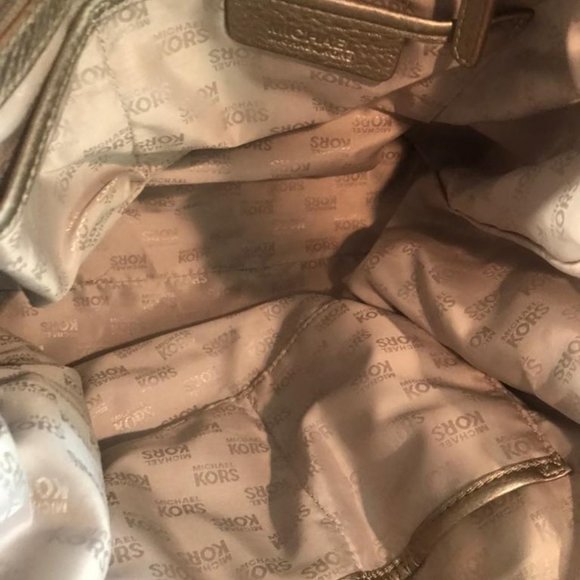 Authentic Micheal Kors Large Carry All Tote - Picture 11 of 13